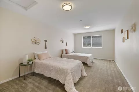Bedroom - 2201 192nd St SE #B2, Bothell, WA 98012 photo 6 of 6