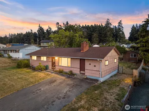 705 NE 6th St, Coupeville, WA 98236