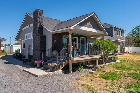 1400 E Nelson Rd, Moses Lake, WA 98837
