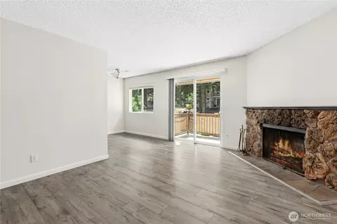 14136 74th Pl NE #15C, Kirkland, WA 98034 photo 4