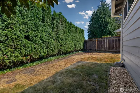 Exterior - 10527 Beardslee Blvd, Bothell, WA 98011 photo 8 of 9