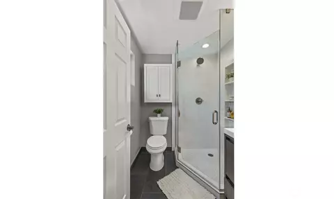 Bath - 10527 Beardslee Blvd, Bothell, WA 98011 photo 1 of 3