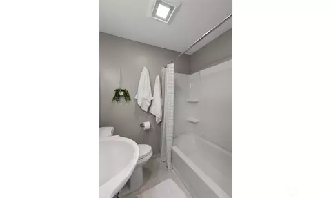 Bath - 10527 Beardslee Blvd, Bothell, WA 98011 photo 3 of 3