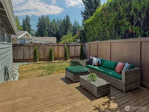Exterior - 10527 Beardslee Blvd, Bothell, WA 98011 photo 1 of 11
