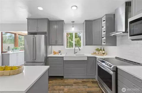Kitchen - 21812 2nd Ave SE, Bothell, WA 98021 photo 3 of 5