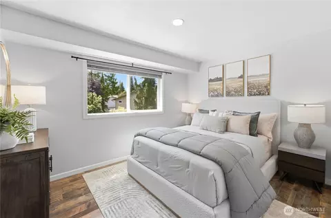 Bedroom - 21812 2nd Ave SE, Bothell, WA 98021 photo 1 of 5