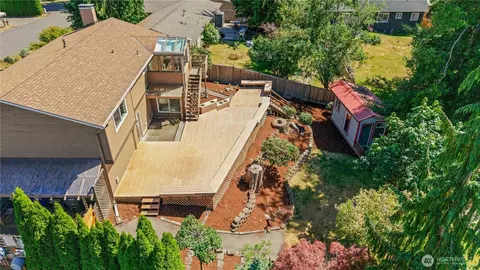 Exterior - 21812 2nd Ave SE, Bothell, WA 98021 photo 4 of 9