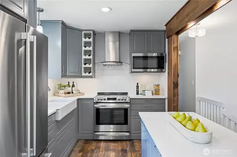 Kitchen - 21812 2nd Ave SE, Bothell, WA 98021 photo 2 of 5