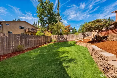 Exterior - 21812 2nd Ave SE, Bothell, WA 98021 photo 5 of 9