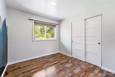 Bedroom - 21812 2nd Ave SE, Bothell, WA 98021 photo 5 of 5
