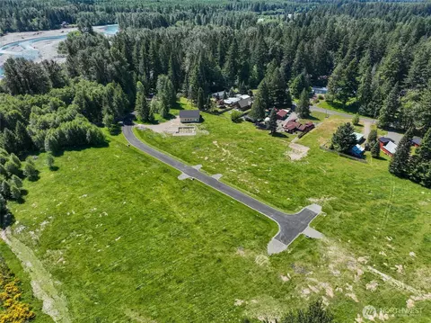 130 Campfire Ln, Packwood, WA 98381