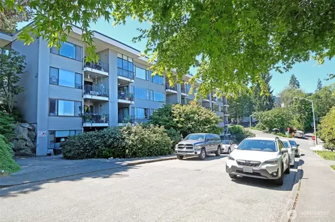 3661 24th Pl W #306, Seattle, WA 98199