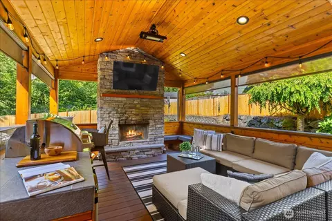 13225 59th Ave W, Edmonds, WA 98026