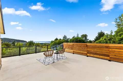 904 Puget St, Bellingham, WA 98226