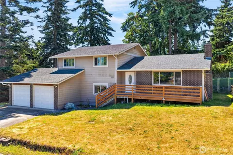 1113 SW 2nd Ave, Oak Harbor, WA 98277