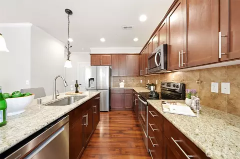 Kitchen - 11614 52nd Ave SE, Everett, WA 98208 photo 3 of 5