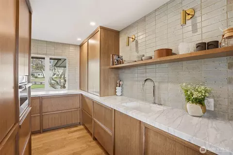 Kitchen - 226 High Dr, Spokane, WA 99203 photo 6 of 6