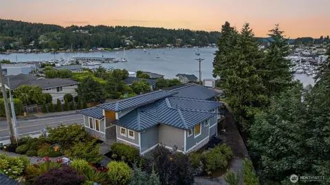 4010 Burnham Dr, Gig Harbor, WA 98332