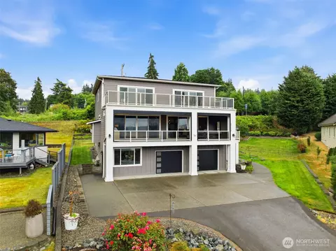 6718 Water St NE, Tacoma, WA 98422