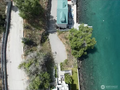 2700 S Lakeshore Rd, Chelan, WA 98816