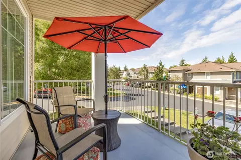 6137 Hazel Loop SE #B, Auburn, WA 98092