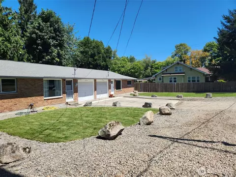 2609 W Stewart #A & B, Puyallup, WA 98371