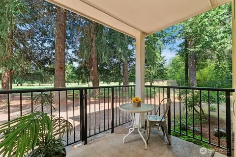 14602 NE 51st St #D1, Bellevue, WA 98007