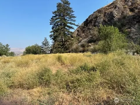 1 Shirley Rd N #4, Oroville, WA 98844
