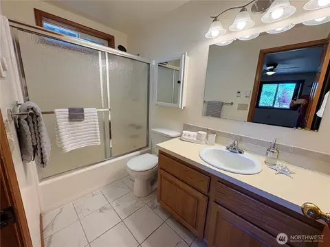 Bath - 41 Livengood Ln, Sequim, WA 98382 photo 1 of 4