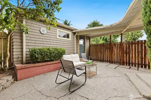Exterior - 119 N 83rd St, Seattle, WA 98103 photo 4 of 7