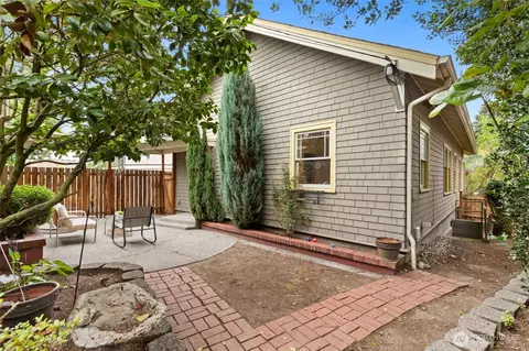 Exterior - 119 N 83rd St, Seattle, WA 98103 photo 6 of 7