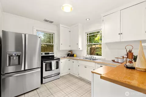 Kitchen - 119 N 83rd St, Seattle, WA 98103 photo 2 of 3