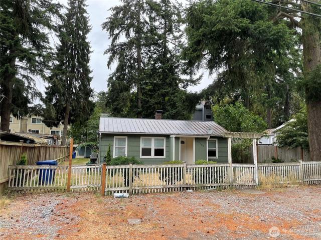 13729 Stone Ave N, Seattle, WA 98133