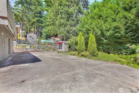 Exterior - 201 E Beech St, Everett, WA 98203 photo 5 of 6