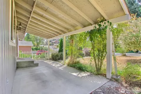 Exterior - 201 E Beech St, Everett, WA 98203 photo 3 of 6