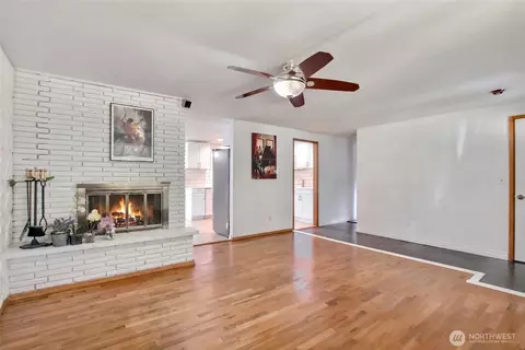 Living - 201 E Beech St, Everett, WA 98203 photo 2 of 3