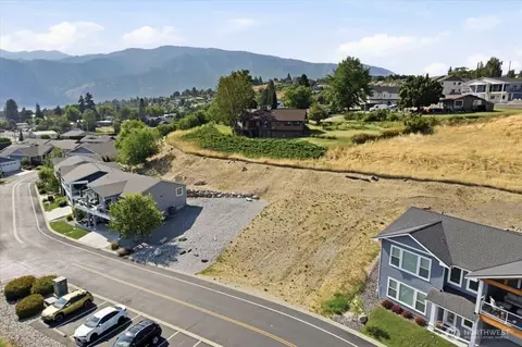 515 Village Dr, Manson, WA 98831