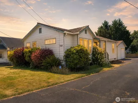 710 Perry Ave, Hoquiam, WA 98550