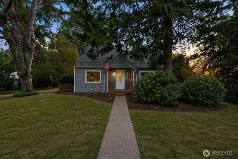 8123 Veterans Dr SW, Lakewood, WA 98498