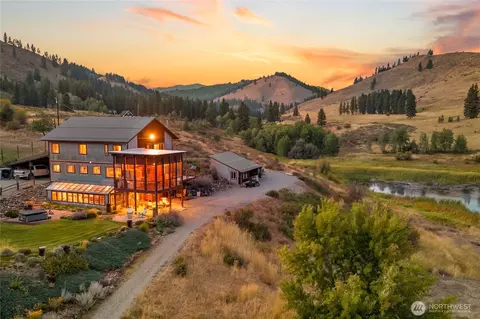 494 Rendezvous Rd, Winthrop, WA 98862