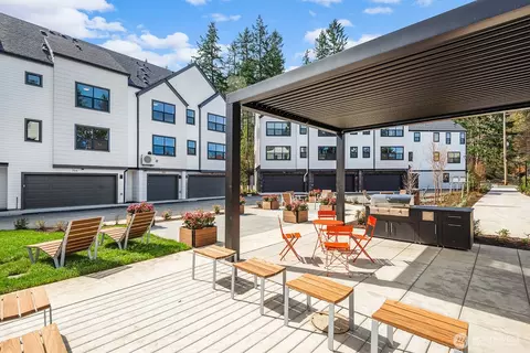 781 7th Ave NW, Issaquah, WA 98027