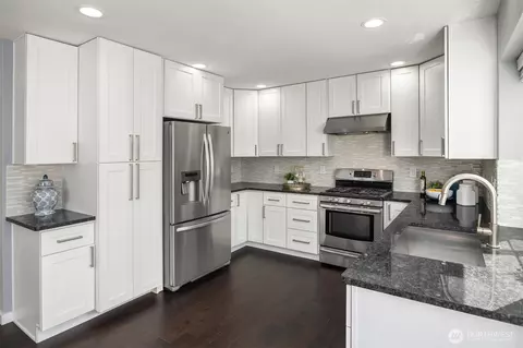 Kitchen - 4830 149th Pl SE, Everett, WA 98208 photo 4 of 5