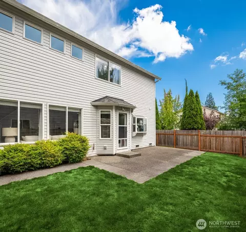Exterior - 4830 149th Pl SE, Everett, WA 98208 photo 5 of 8