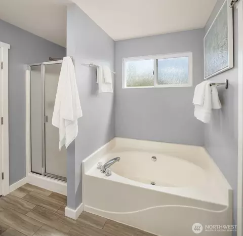 Bath - 4830 149th Pl SE, Everett, WA 98208 photo 1 of 3