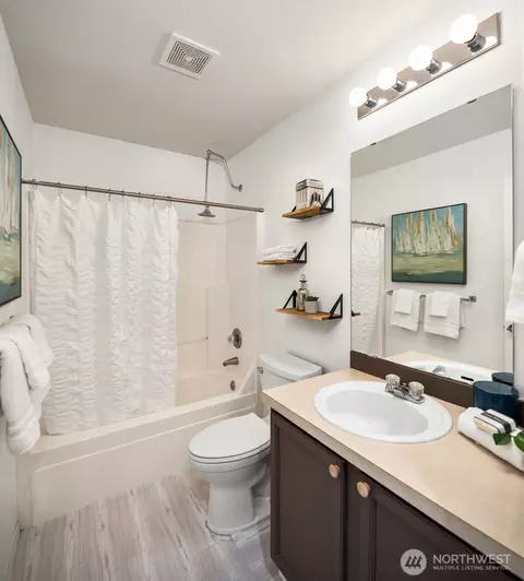 Bath - 4830 149th Pl SE, Everett, WA 98208 photo 3 of 3