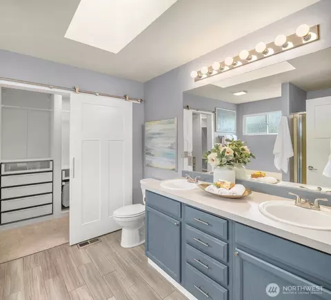 Bath - 4830 149th Pl SE, Everett, WA 98208 photo 2 of 3
