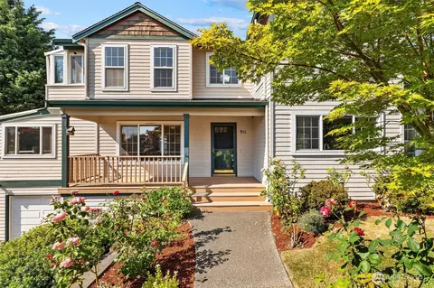 Exterior - 911 Brookmere St, Edmonds, WA 98020 photo 3 of 10