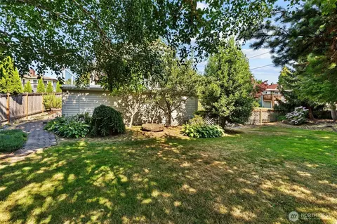 Exterior - 911 Brookmere St, Edmonds, WA 98020 photo 10 of 10