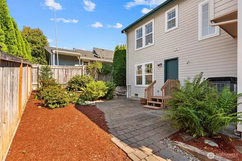 Exterior - 911 Brookmere St, Edmonds, WA 98020 photo 8 of 10