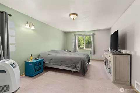 Bedroom - 150 126 Allen Rd, Onalaska, WA 98570 photo 1 of 4